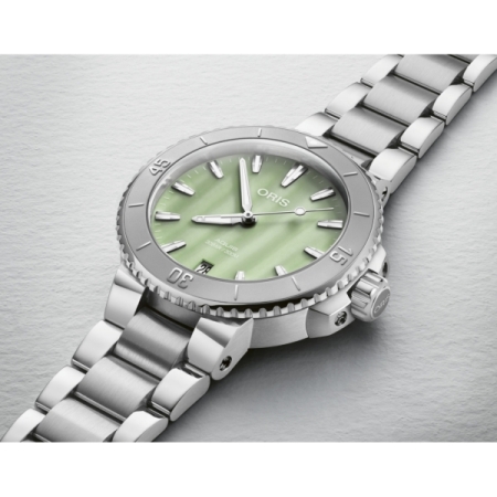 01 733 7770 4157-07 8 18 05P – Aquis Date