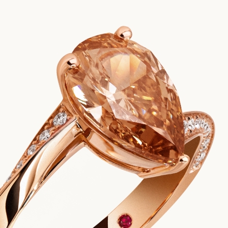 Unazë Fejese me Diamant Pear