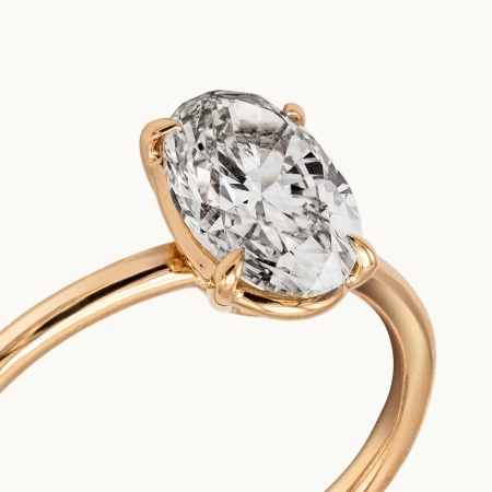 Unazë Fejese me Diamant Oval