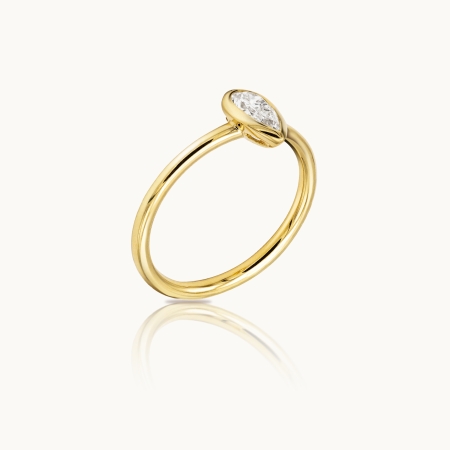 Unazë Fejese me Diamant Pear